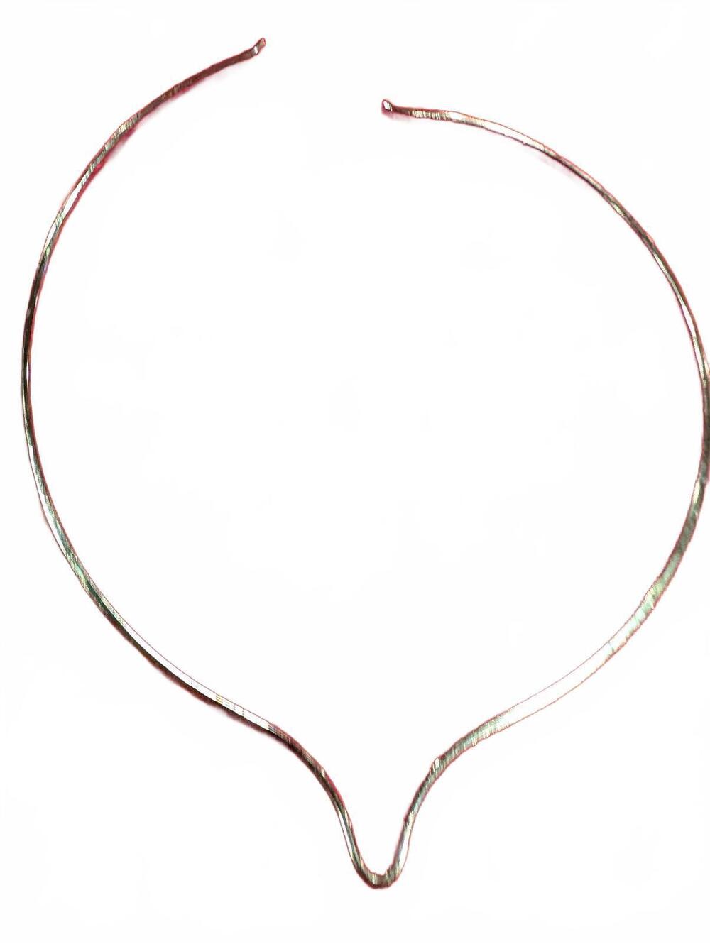 Minimalist Silver Collar Necklace with V-Shape Design